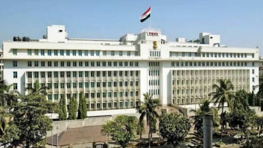 Maharashtra Cabinet Meeting Entry Rule One Person